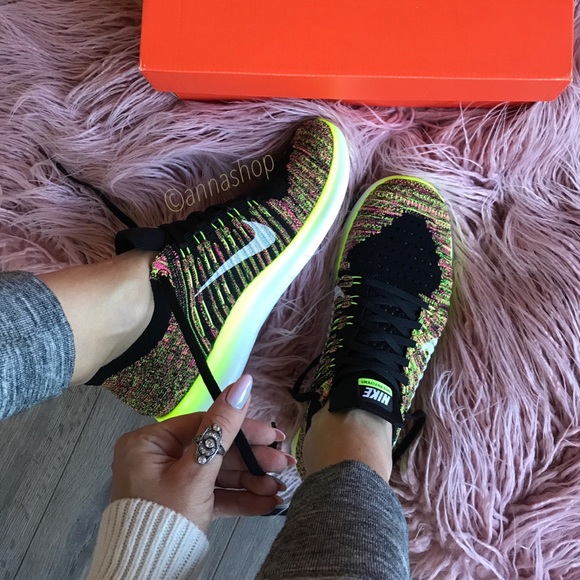 🍭sale🍭NWT Nike free RN Flyknit - Picture 2 of 8
