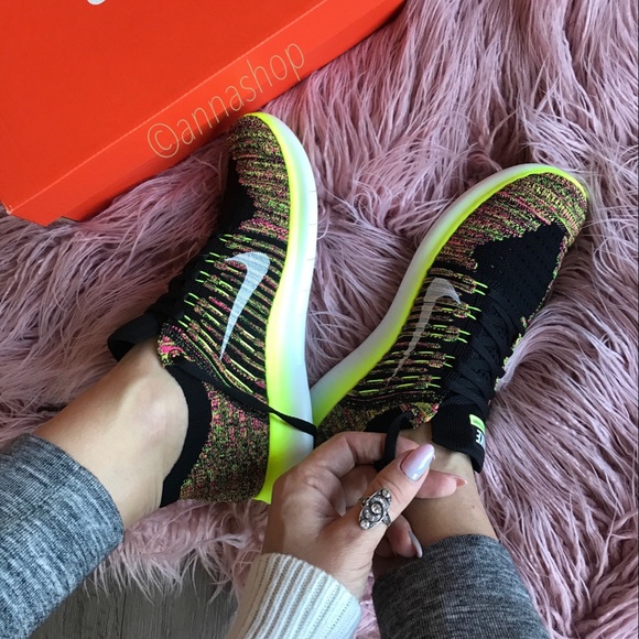 🍭sale🍭NWT Nike free RN Flyknit - Picture 4 of 8