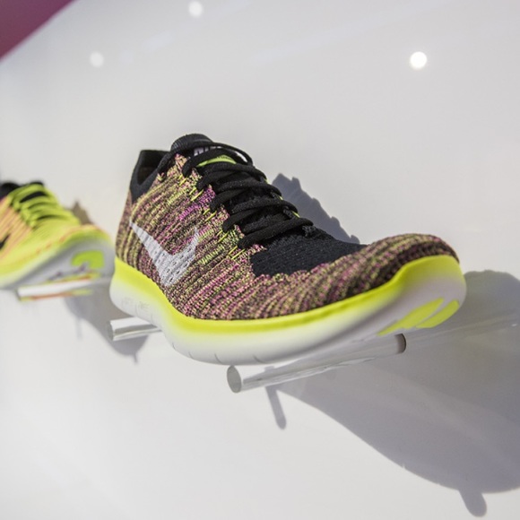 🍭sale🍭NWT Nike free RN Flyknit - Picture 5 of 8