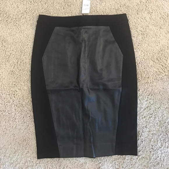 LOFT Dresses & Skirts - Loft fabric/faux leather pencil skirt size 0