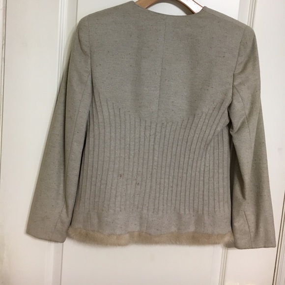 Gorgeous authentic Vintage Valentino suit! - Picture 5 of 11