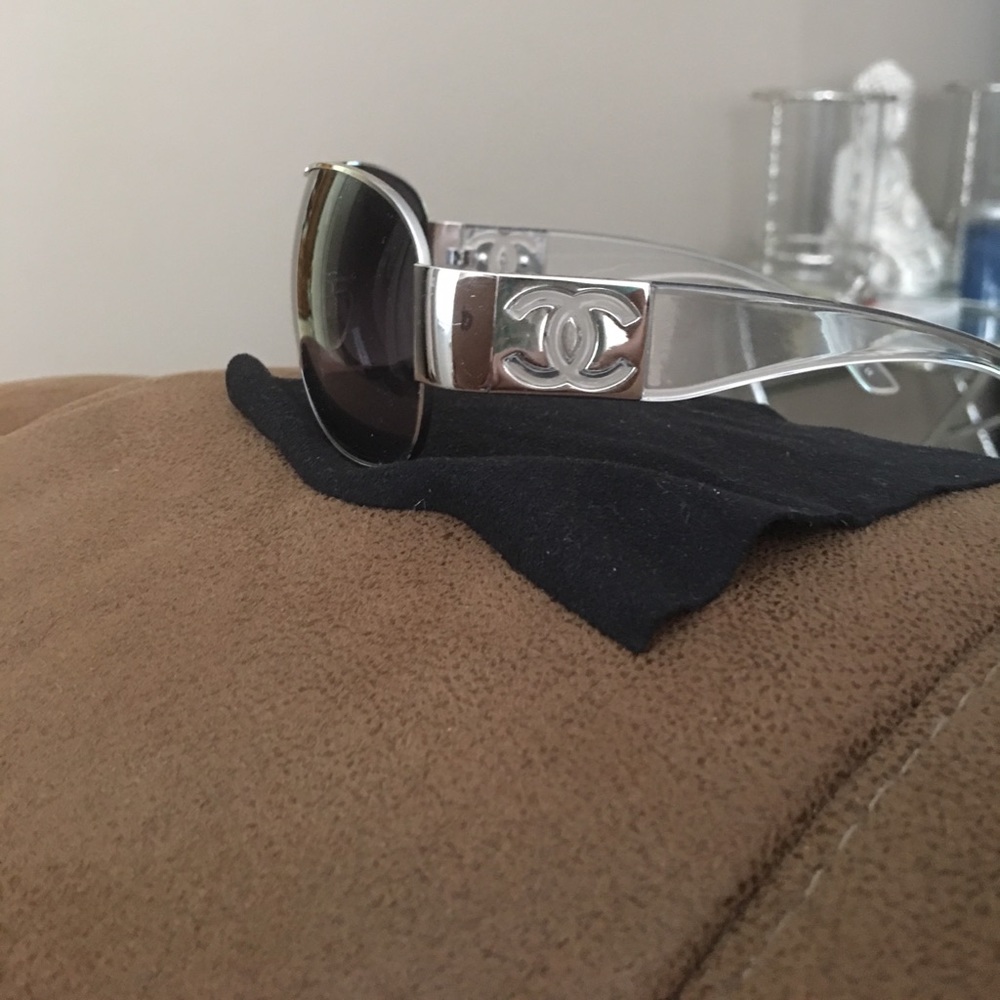 Designer sunglasses - Picture 2 of 2