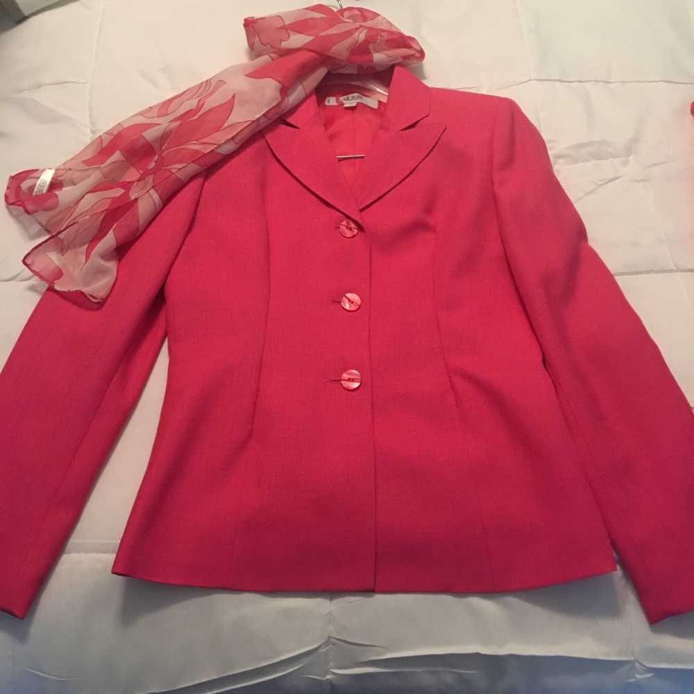 Pink Le Suit Essentials  Business Suit