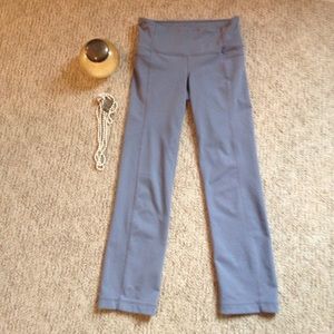 Athleta XS Gray Cropped Leggings