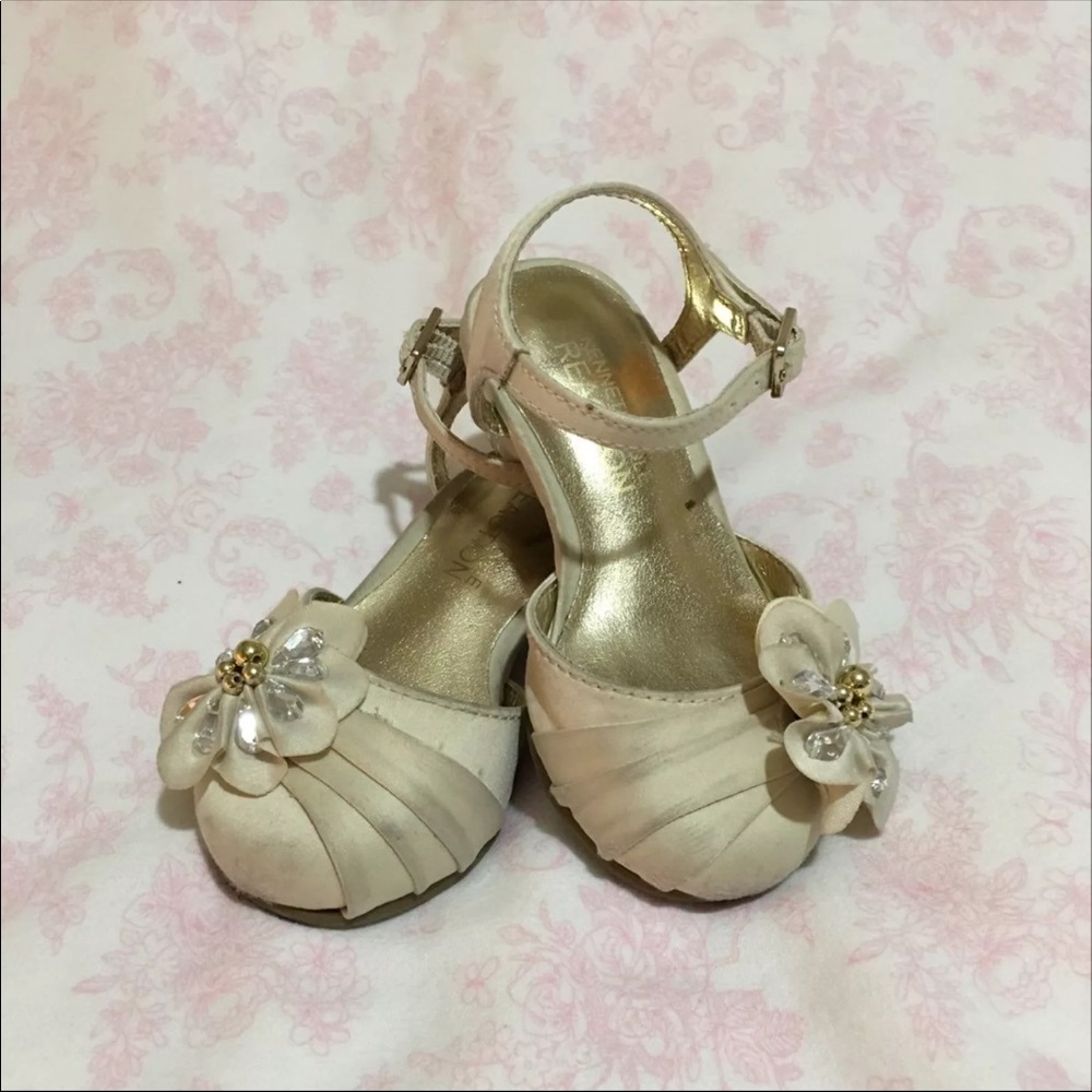 Ivory Kenneth Cole baby shoes