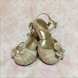 Ivory Kenneth Cole baby shoes