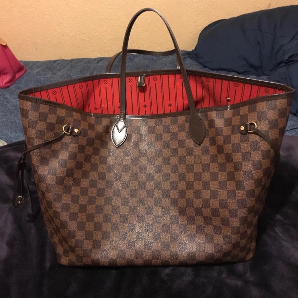 Louis Vuitton never full bag MM