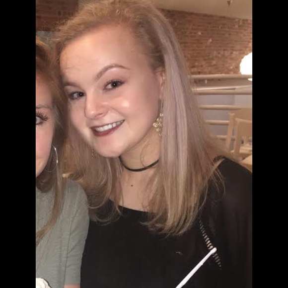 Meet your Posher, Alison - Picture 1 of 1