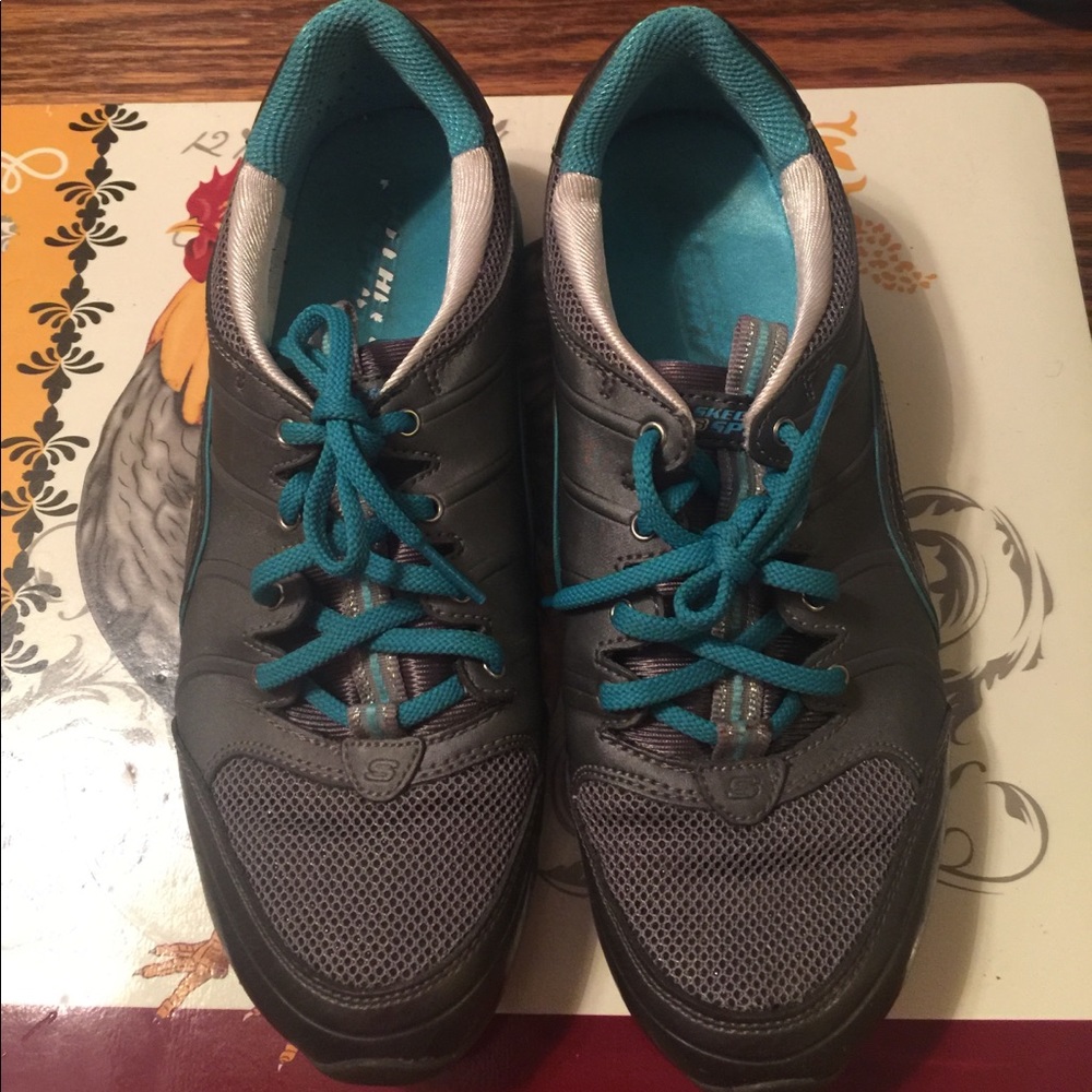 SKECHERS SNEAKERS