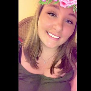 Meet your Posher, Alyssa