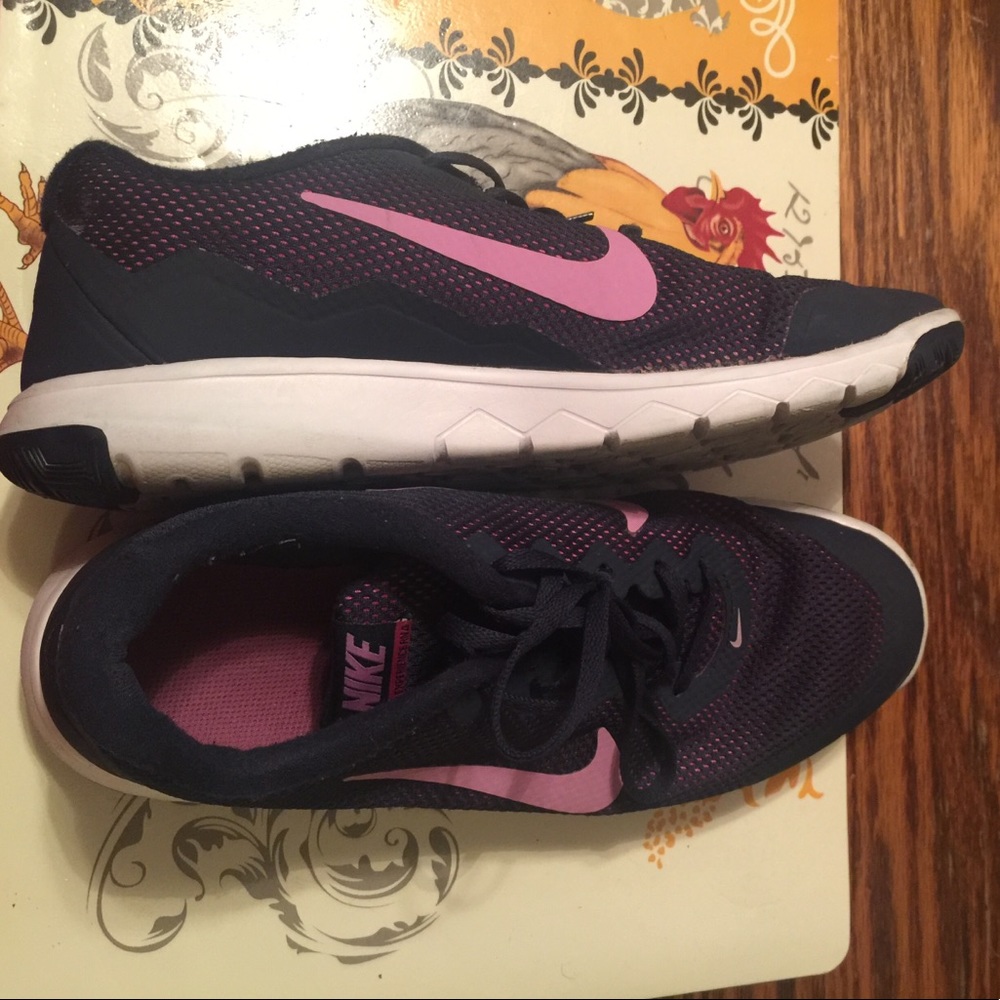 NIKE RUNNING SHOES - Picture 3 of 3