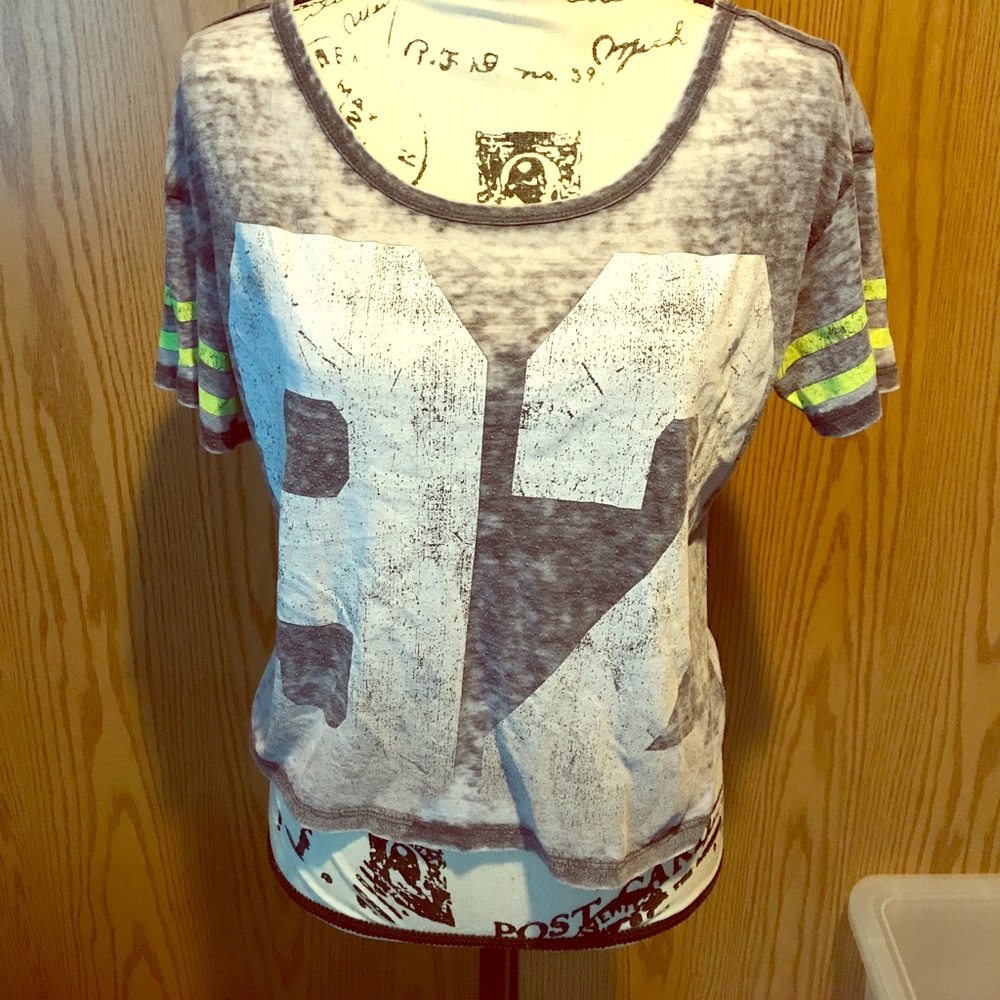 Grey work out t-shirt
