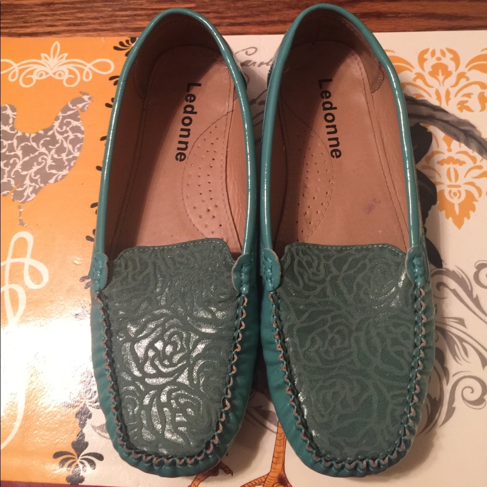 CUTE MINT GREEN LOAFERS