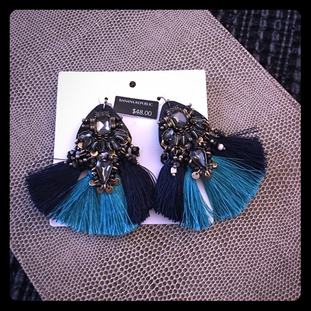 Banana republic Earrings