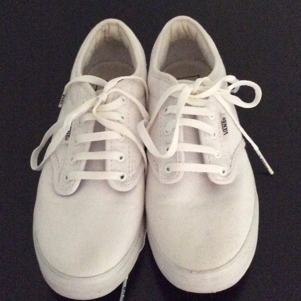 White Vans skater sneaker