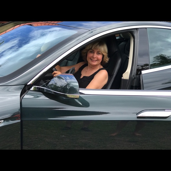 Meet your Posher, Phyllis - Picture 2 of 3