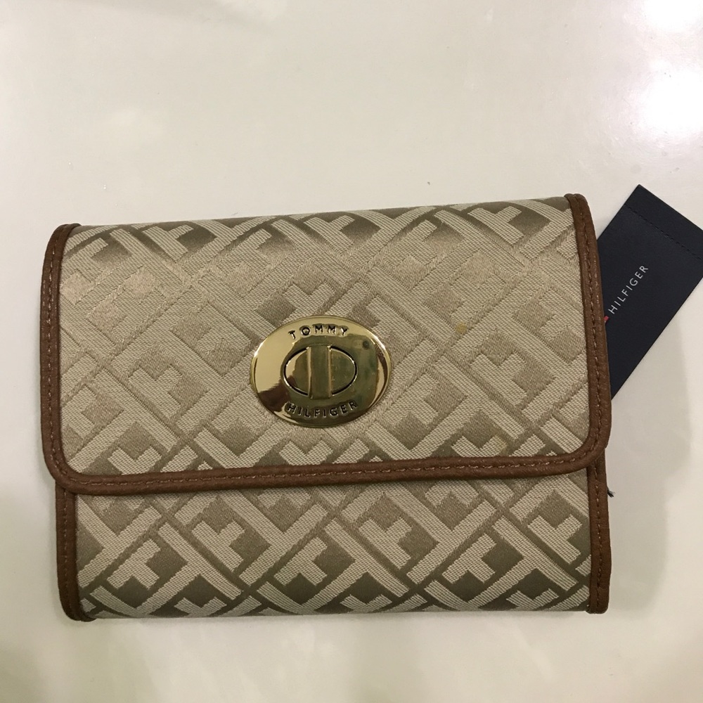 Tommy Hilfiger Wallet NWT