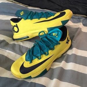 KD 6 "Seat Pleasant" Size 10. KD VI Blue / yellow