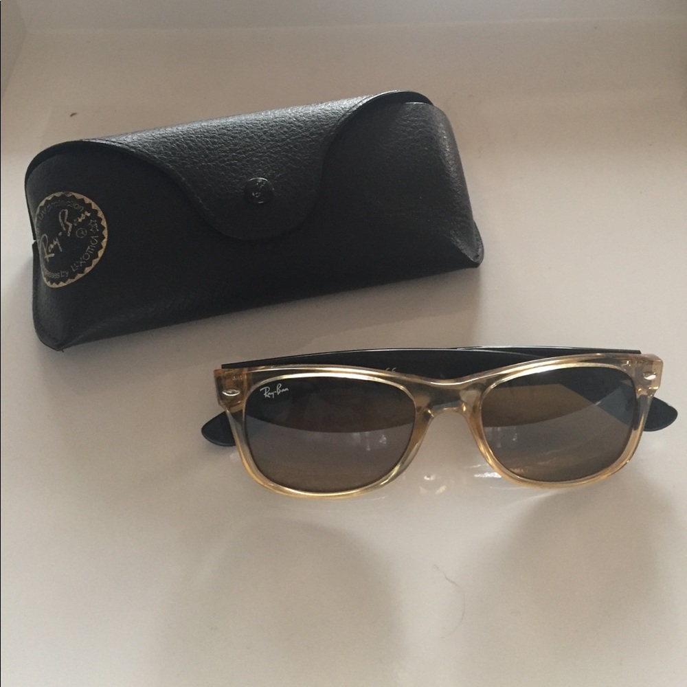 Ray-Ban New Wayfarer style unisex sunglasses