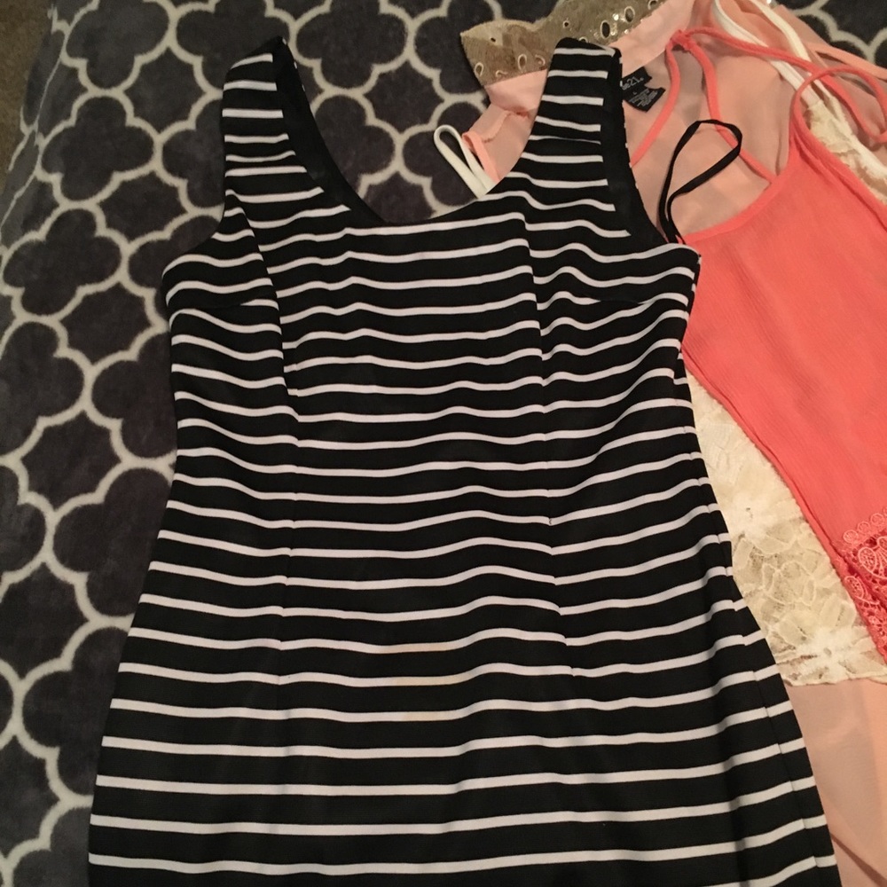 Size M dress