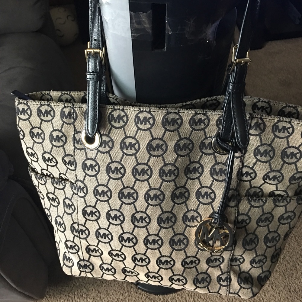 Michael kors handbag