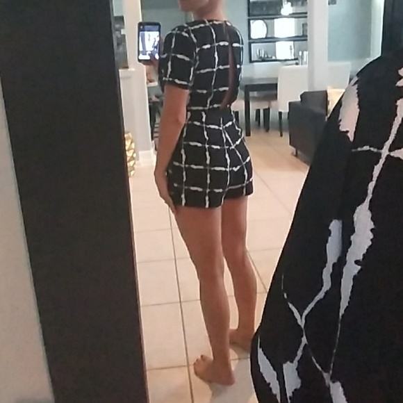 HOT Romper 🔥 - Picture 7 of 8