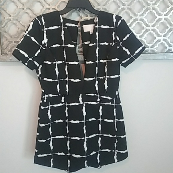 HOT Romper 🔥 - Picture 3 of 8