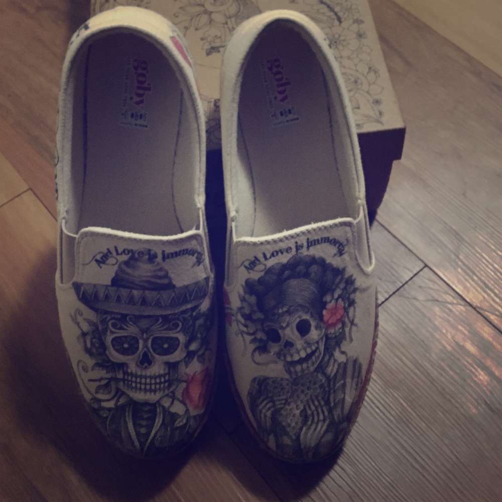 Goby Women's 'Love is Immortal' Slip-on Shoes