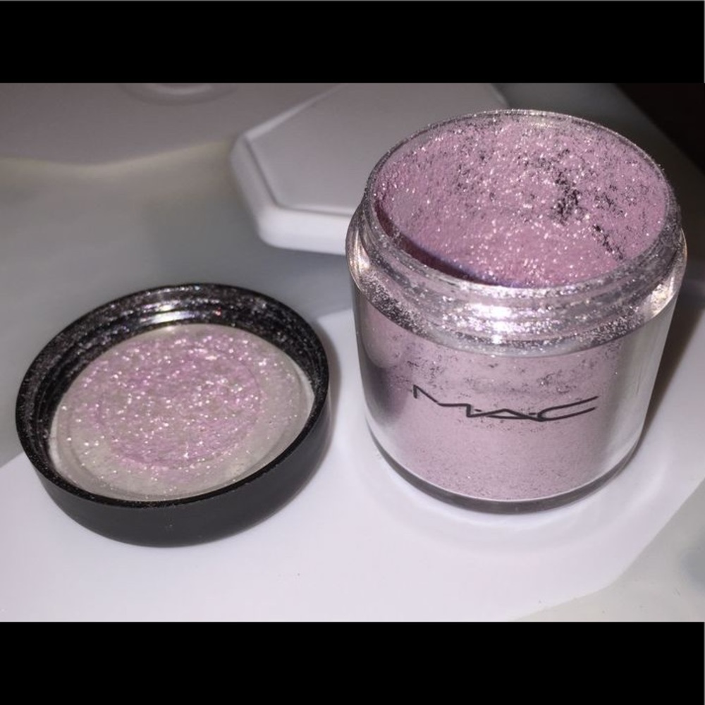 MAC Milk Pigment Eyeshadow