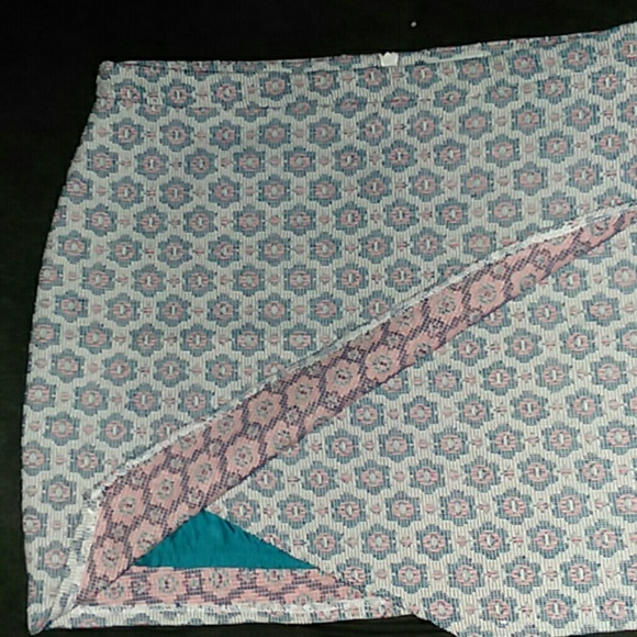 Mini skirt - Picture 2 of 5