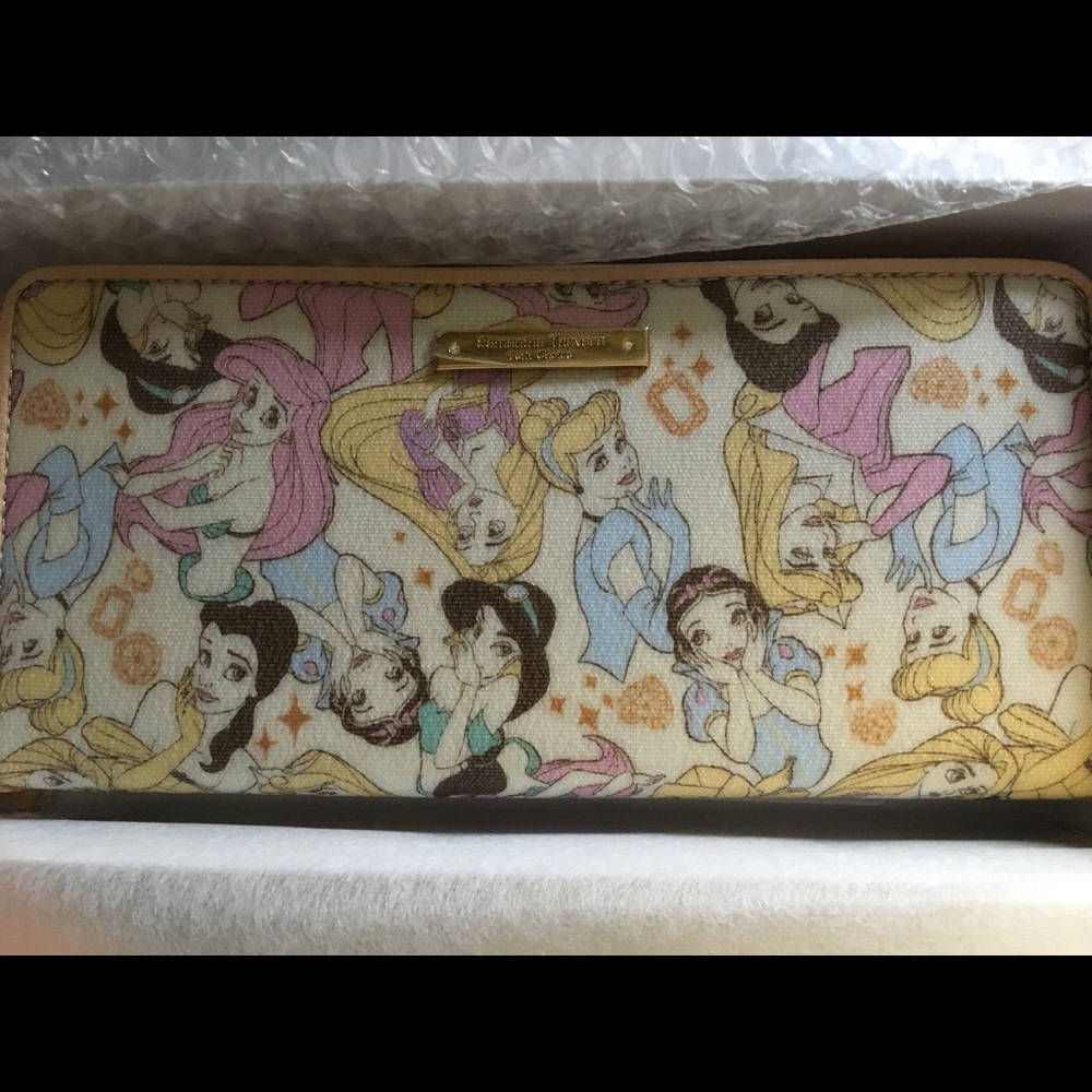 Samantha Thavasa Princess large zip wallet