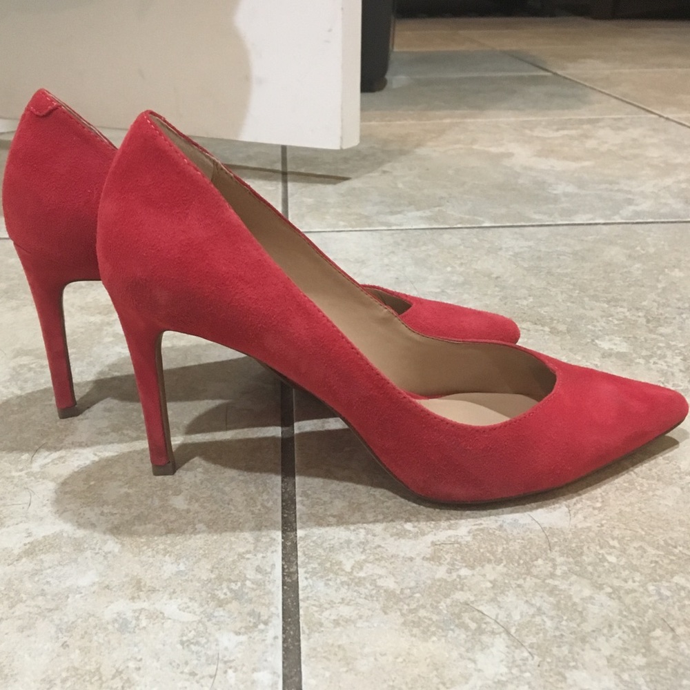 Banana Republic Madison 12-hour pumps