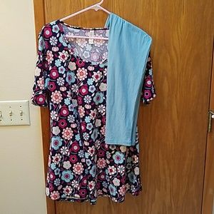 LuLaRoe Outfit L Perfect and TC leggings
