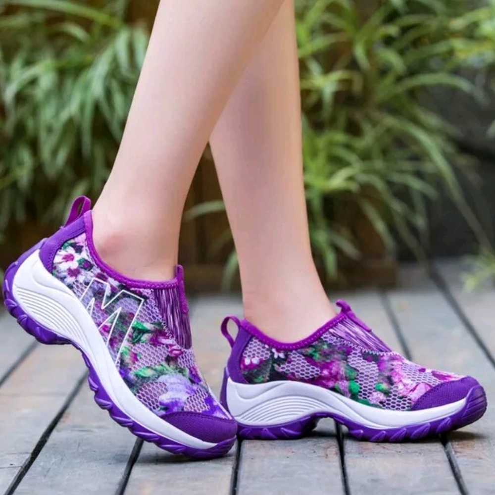 Athletics shoes