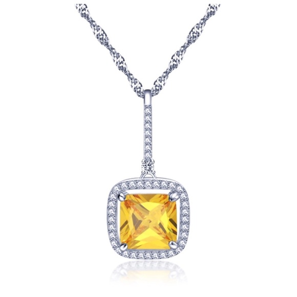 Jewelry - Swarovski Crystals 3 Carat Yellow Necklace