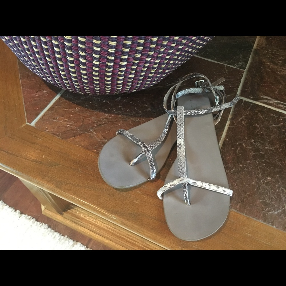 Ann Taylor loft t-strap sandals