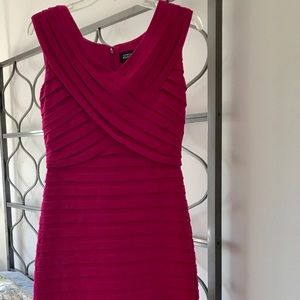 Beautiful and flattering dress