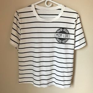 MOM LIFE 💁🏻 Tee