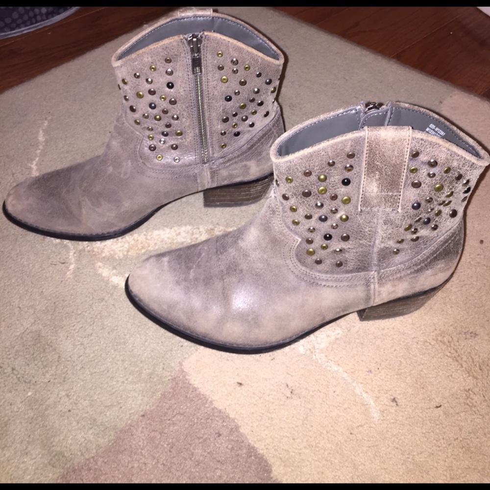 White mountain booties size 8
