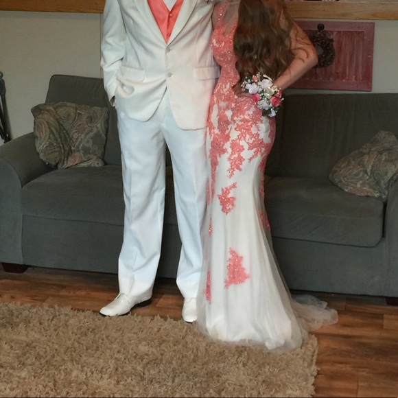 Prom dress - Picture 2 of 4