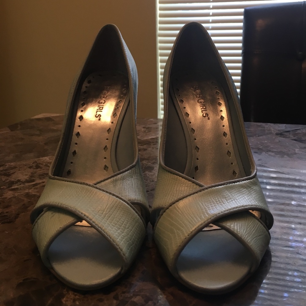 BCBG Girls pumps