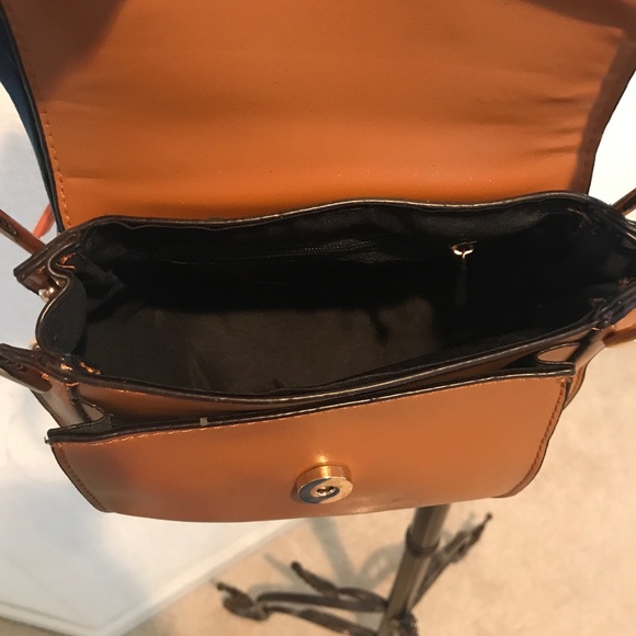 RESTOCKED 🎉HP🎉 9/13 Mini Fringe Crossbody - Picture 5 of 5