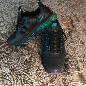 Nike air max running shoes