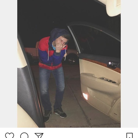 I'm a 5'6-5'7 dude lookin for clothes that fit lol - Picture 4 of 8