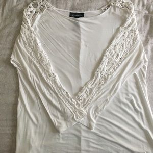 Ladies white top ( only worn 2x)