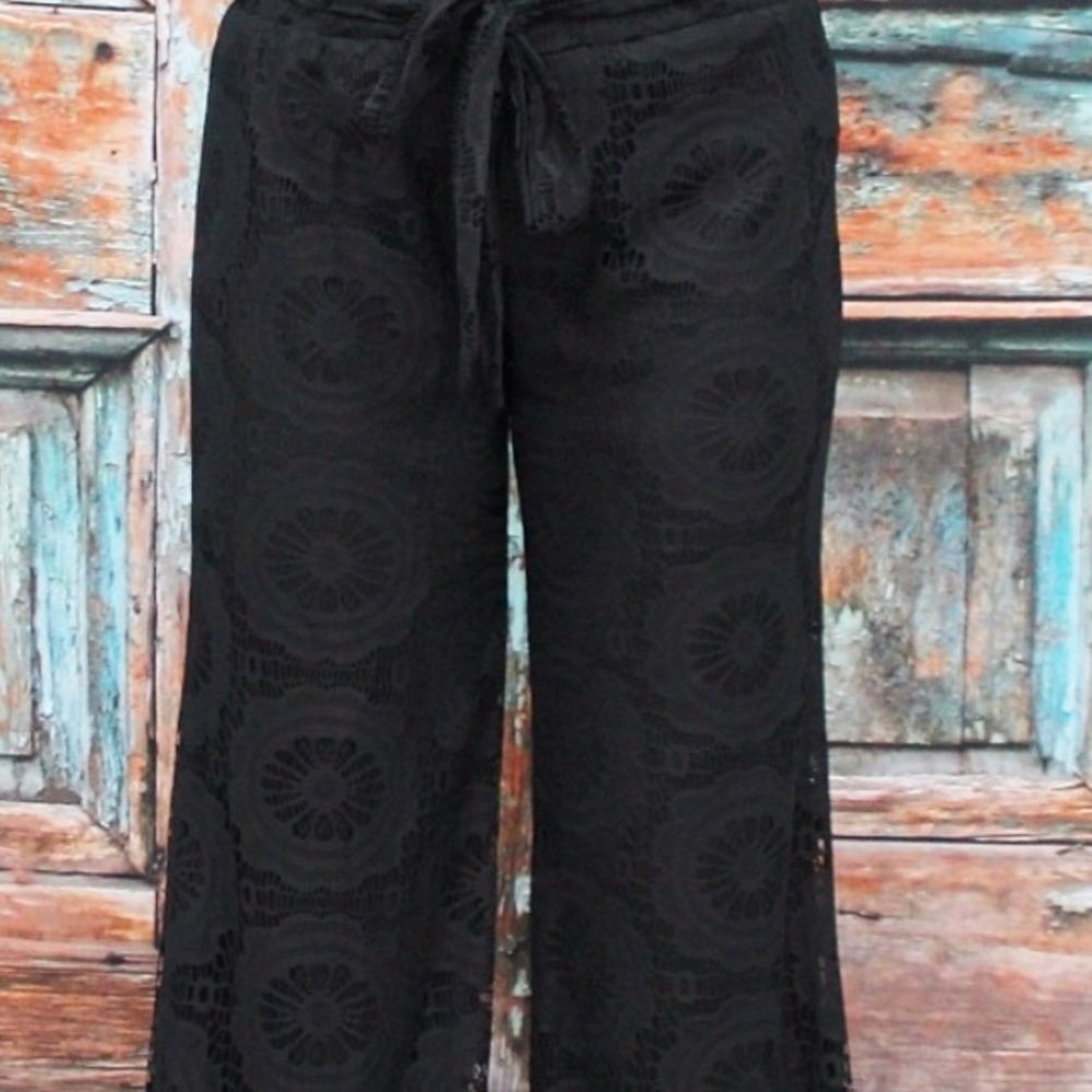 Daisy lace pants