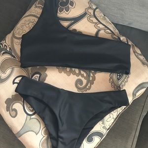 Black one shoulder bikini