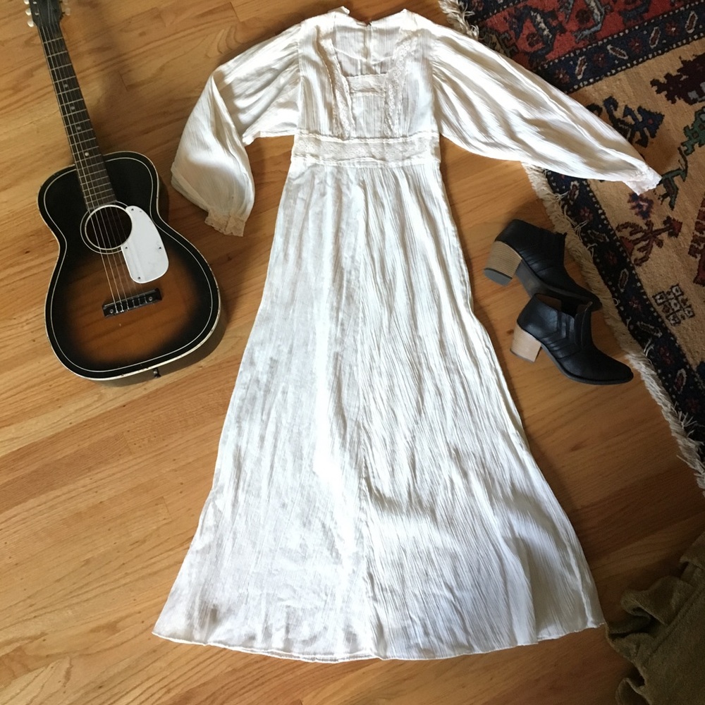 Vintage 1960s-1970s bohemian white maxi dress