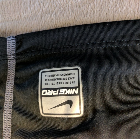 Nike workout shirt - Picture 3 of 3