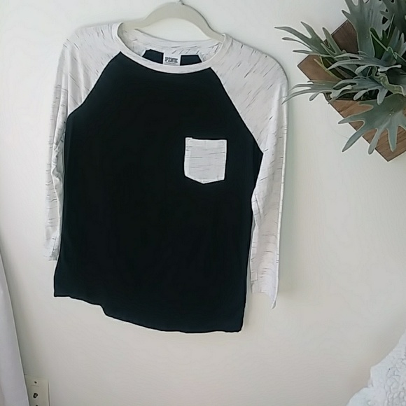 Victoria's Secret Tops - Pink baseball tee with pocket